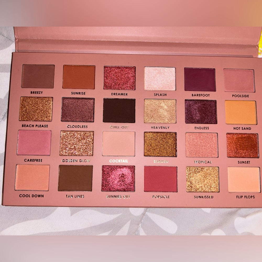 NWT BRAND NEW Ciate London BRAZILIAN GLOW EYESHADOW PALETTE AMAZING PIGMENT